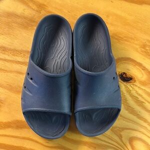 LL Bean Dark Blue Slide Sandals Size 8
